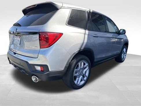 Used 2025 Honda Passport EX-L image 6