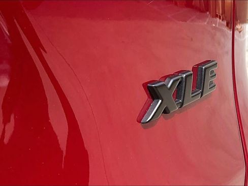 Used 2025 Toyota RAV4 XLE w/ Convenience Package FWD image 10