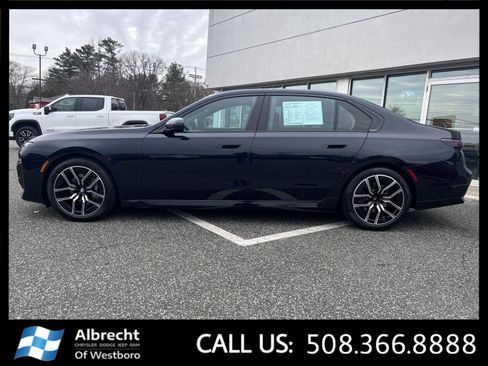 Used 2024 BMW 740i xDrive image 2