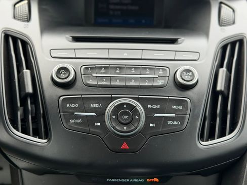 Used 2015 Ford Focus SE image 27