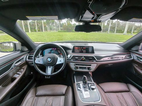 Used 2020 BMW 750i xDrive w/ Executive Package AWD/4WD image 45