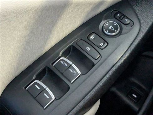 Used 2018 Honda Accord LX image 12