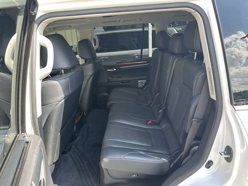 Used 2021 Lexus LX 570 4WD w/ Luxury Package image 24