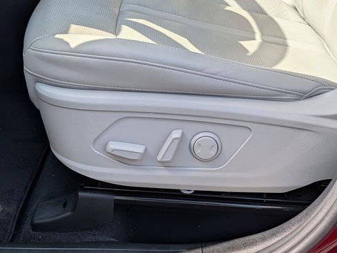 Used 2025 Kia Sorento S w/ Panoramic Sunroof Package FWD image 11