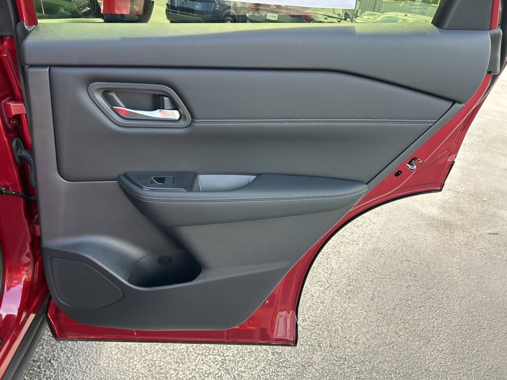 Used 2026 Nissan Rogue Dark Armor FWD image 46
