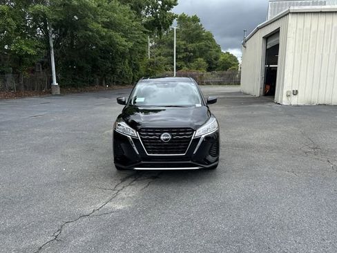 New 2025 Nissan Kicks Play S image 2