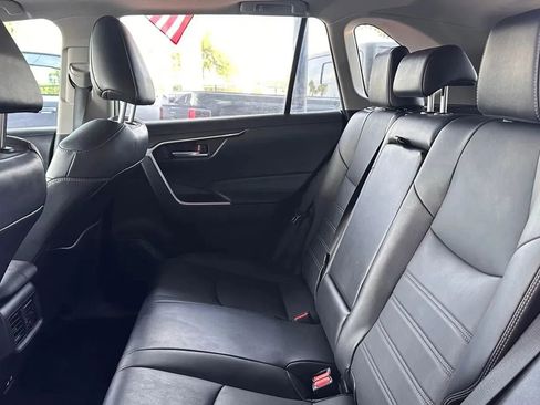 Used 2023 Toyota RAV4 XLE Premium image 10