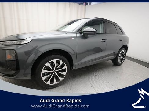 New 2026 Audi Q3 quattro 2.0T AWD/4WD image 1
