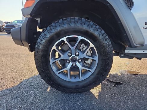 Used 2024 Jeep Wrangler Unlimited Sport AWD/4WD image 9