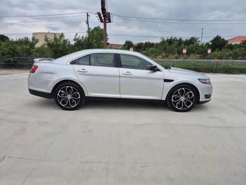 Used 2013 Ford Taurus SHO AWD/4WD image 5