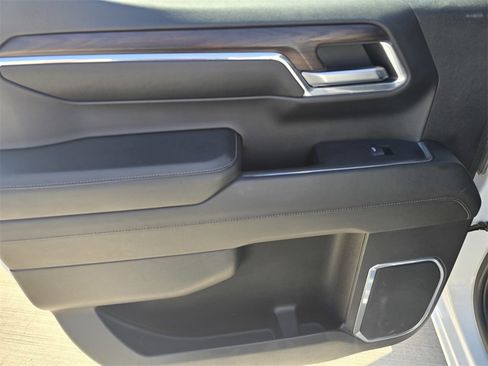 Used 2024 GMC Sierra 1500 SLT image 13