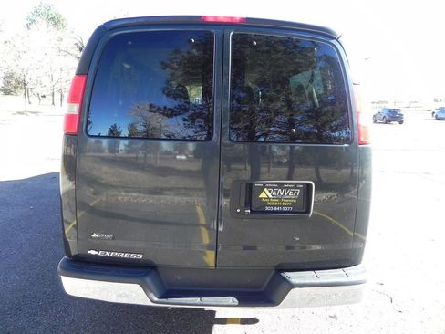 Used 2017 Chevrolet Express 3500 LT w/ LT Preferred Equipment Group image 7