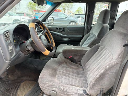 Used 1997 Chevrolet S10 Pickup LS image 9