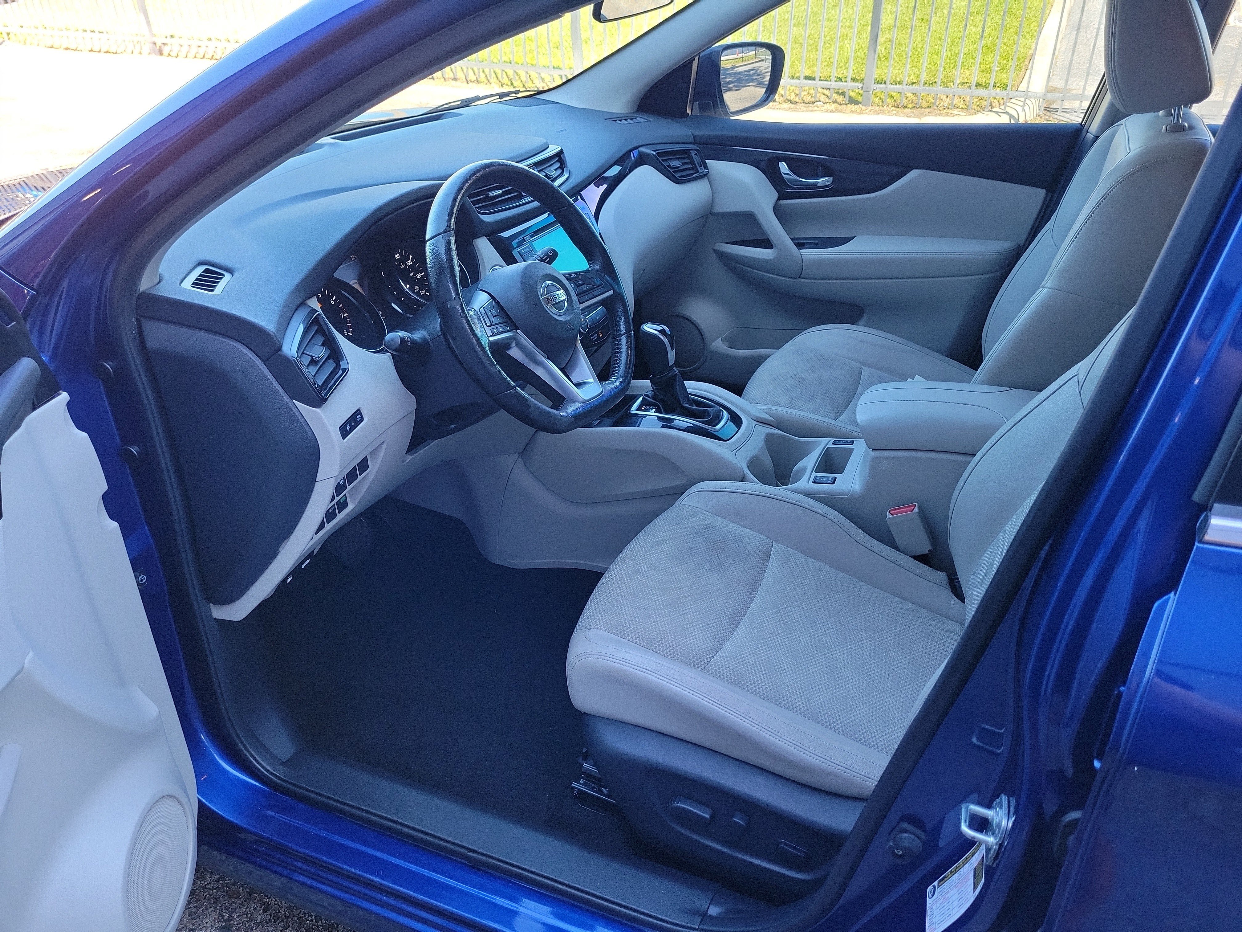 Certified 2021 Nissan Rogue Sport SV w/ Technology Package FWD image 13