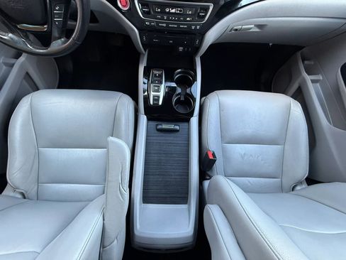 Used 2017 Honda Pilot Touring image 50