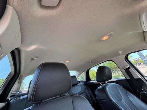 Used 2014 Ford Focus SE w/ Equipment Group 201A FWD image 29