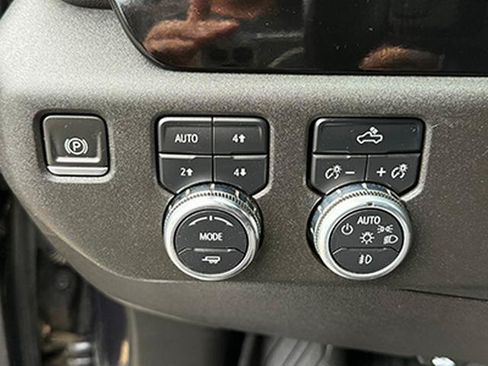Used 2022 GMC Sierra 1500 Elevation w/ Preferred Package AWD/4WD image 21