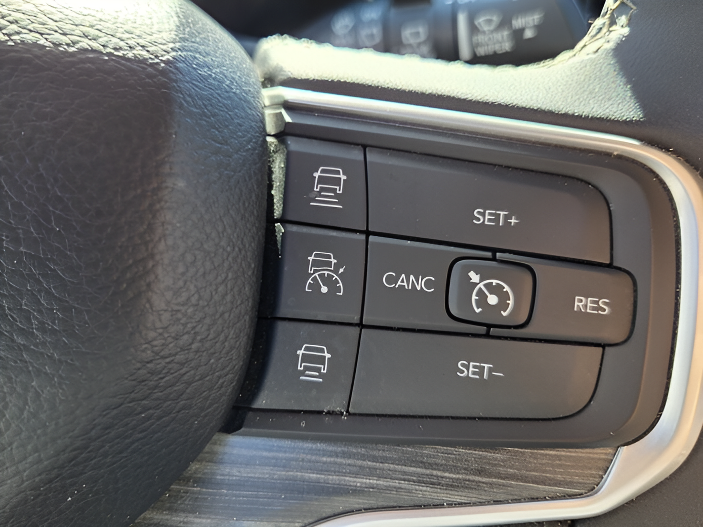 Used 2024 Jeep Wagoneer Series II w/ Flexible Seating Group RWD image 23