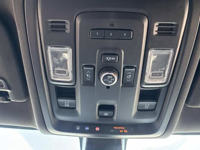 Used 2021 GMC Yukon SLT w/ SLT Premium Package RWD image 25