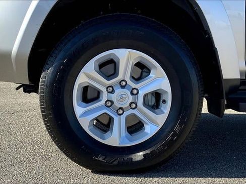 Used 2024 Toyota 4Runner SR5 image 7