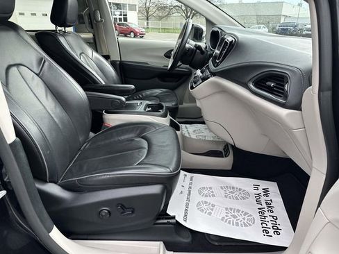Used 2020 Chrysler Pacifica Limited FWD image 20