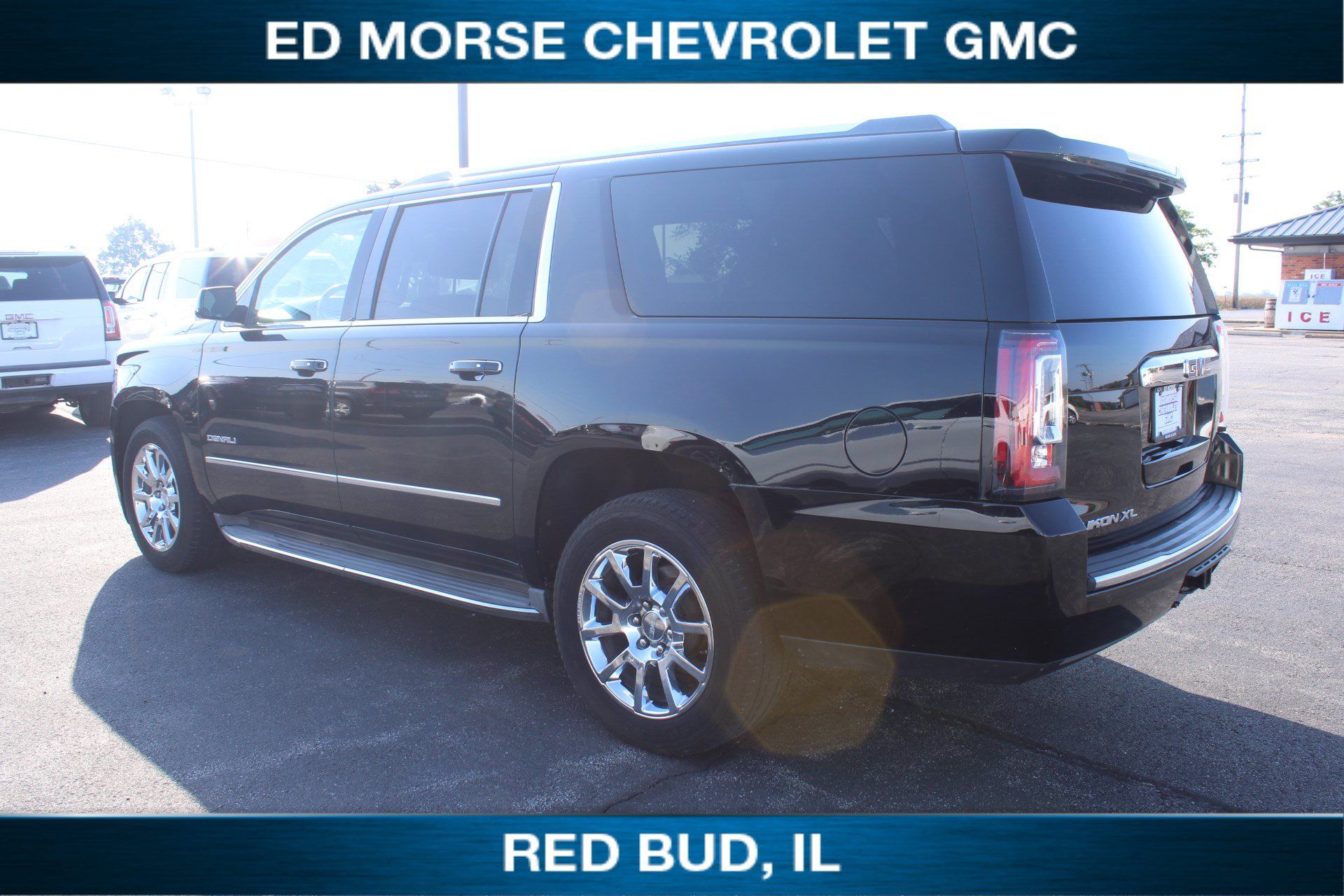 Used 2015 GMC Yukon XL Denali w/ Touring Package AWD/4WD image 21