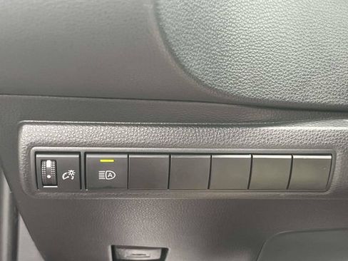 Used 2021 Toyota Corolla LE FWD image 31