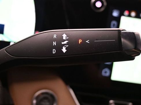 Used 2025 Chevrolet Equinox ACTIV w/ Safety and Technology Package FWD image 23
