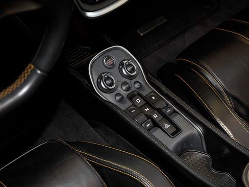 Used 2019 McLaren 570S Spider RWD image 27