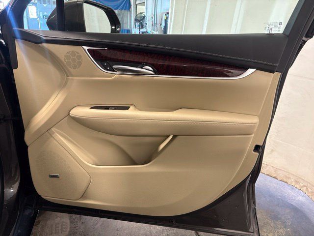 Used 2019 Cadillac XT5 Luxury AWD/4WD image 43
