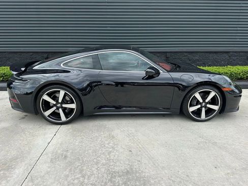 Certified 2025 Porsche 911 Carrera RWD image 11