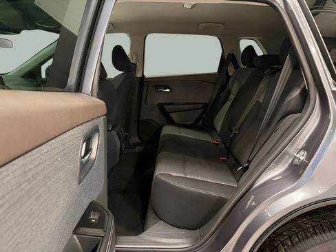 Used 2023 Nissan Rogue SV image 14