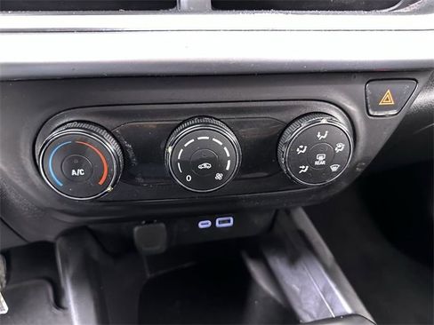 Used 2024 Chevrolet Trax LS image 17