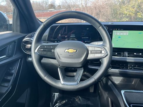 Used 2025 Chevrolet Equinox LT image 33