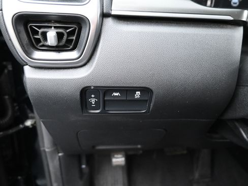 Used 2023 Kia Sorento LX FWD image 17