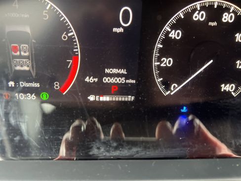 Certified 2025 Honda HR-V Sport image 2