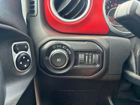 Used 2018 Jeep Wrangler Unlimited Rubicon w/ Cold Weather Group AWD/4WD image 43