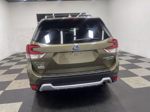 Used 2023 Subaru Forester Touring image 3