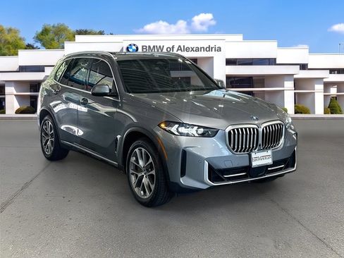 Used 2024 BMW X5 xDrive50e AWD/4WD image 3