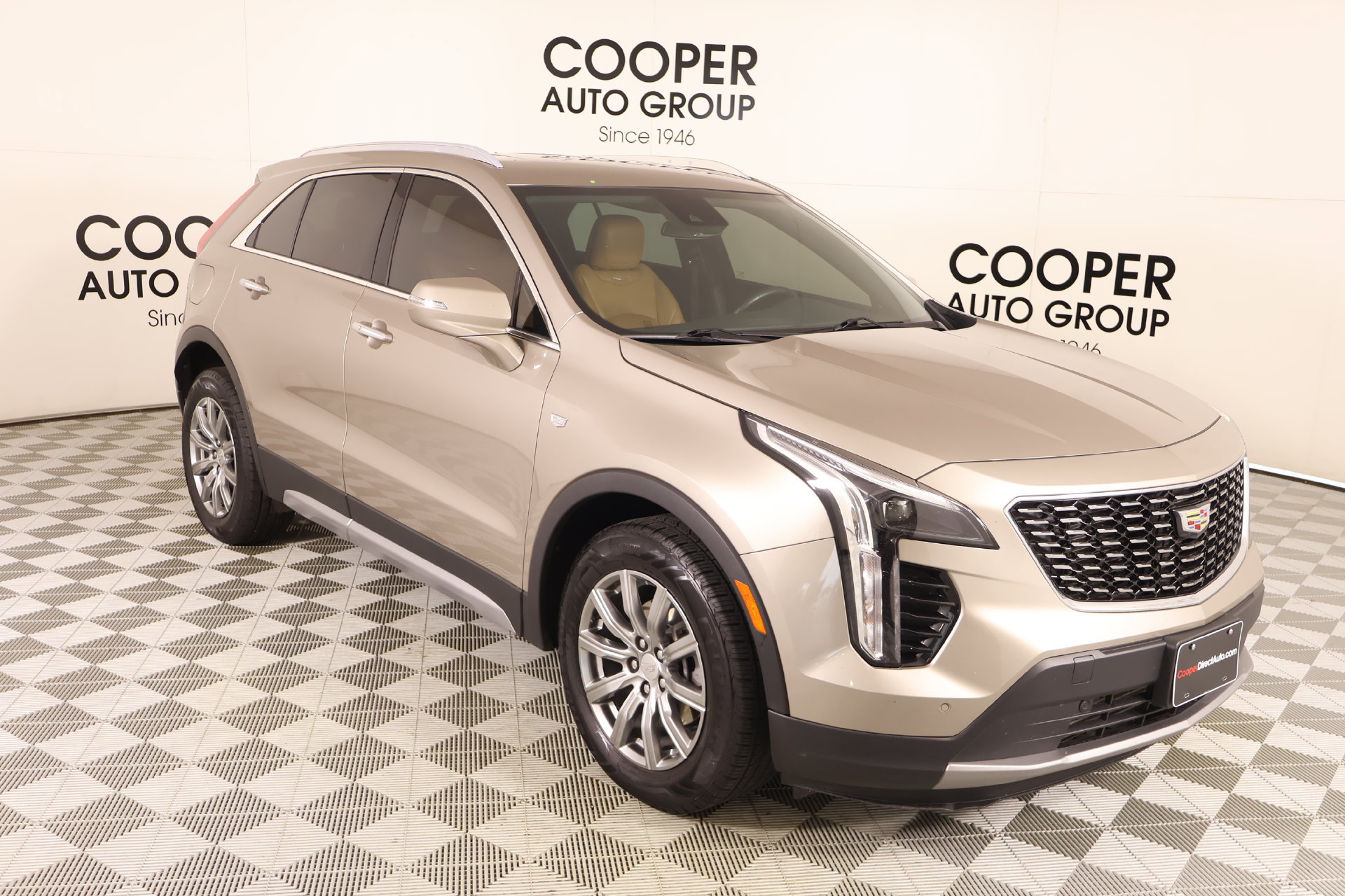 Used 2023 Cadillac XT4 Premium Luxury w/ Driver Assist Package FWD image 1