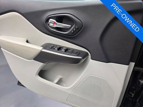 Used 2020 Jeep Cherokee Limited FWD image 25