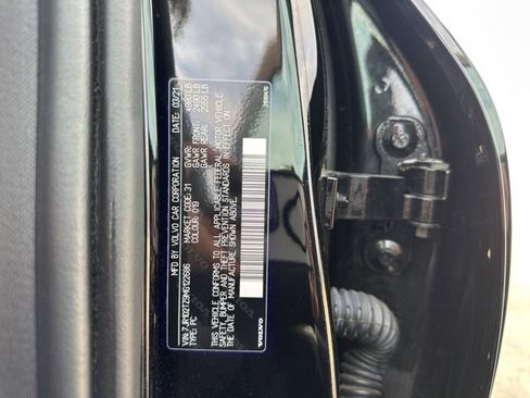 Used 2021 Volvo S60 T5 Momentum image 30