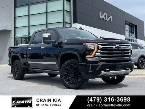 Used 2025 Chevrolet Silverado 2500 High Country w/ High Country Premium Package AWD/4WD image 1