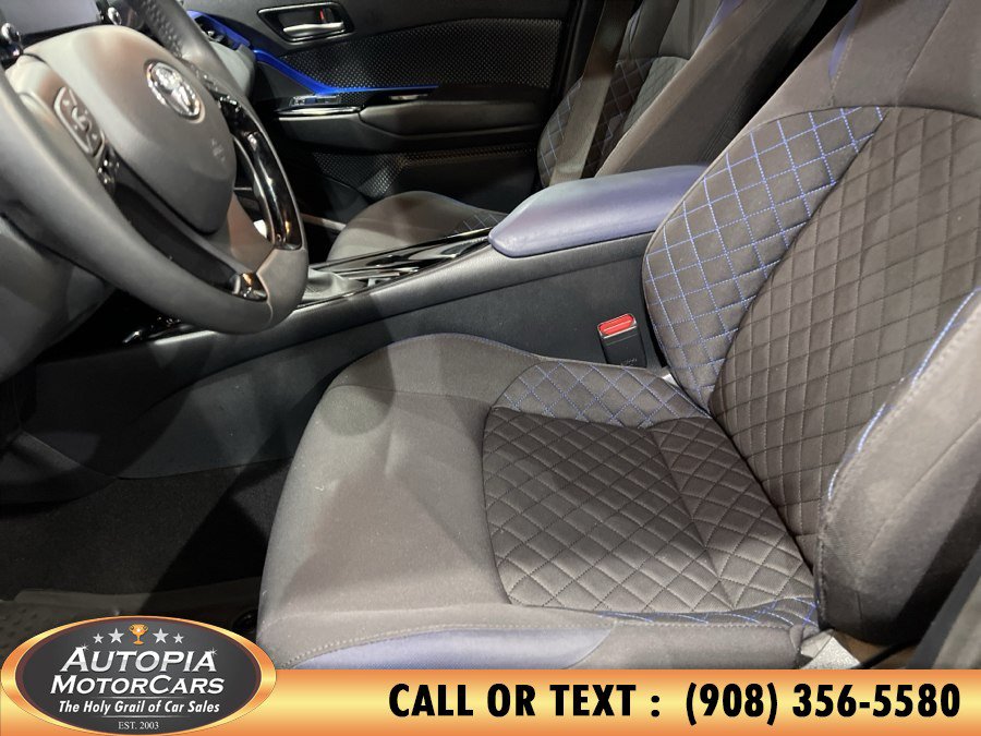 Used 2022 Toyota C-HR XLE FWD image 10
