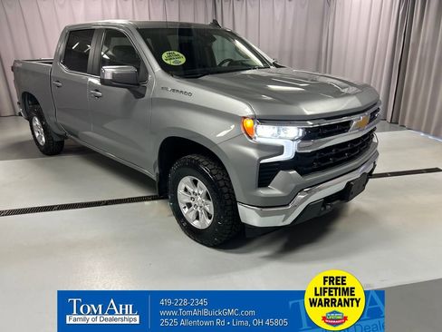 Used 2025 Chevrolet Silverado 1500 LT image 1