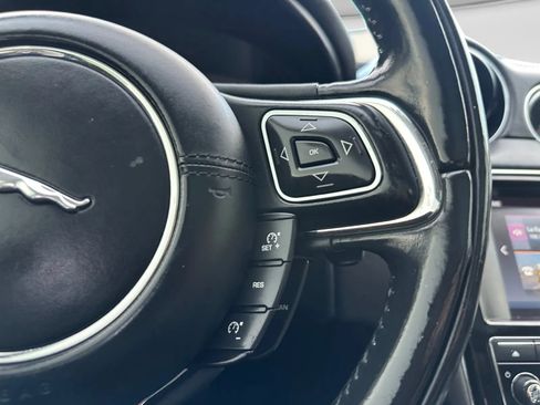 Used 2016 Jaguar XJ L Portfolio RWD image 29