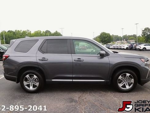 Used 2025 Honda Pilot EX-L image 8