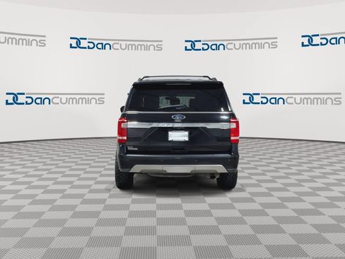 Used 2018 Ford Expedition XLT w/ Equipment Group 202A AWD/4WD image 7