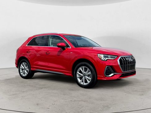 Used 2025 Audi Q3 2.0T Premium Plus w/ Premium Plus Package AWD/4WD image 3