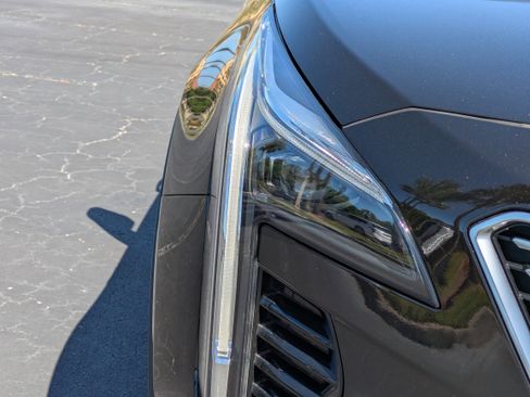 Used 2019 Cadillac XT4 Premium Luxury image 9